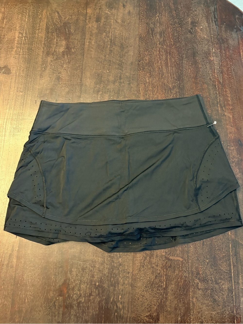 Athleta Stealth TruCool Athletics Skort Black Shorts Skirt Size Large NWOT